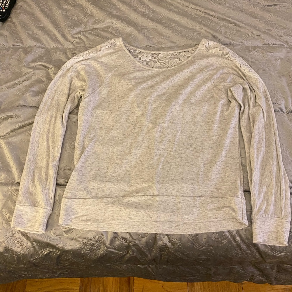 Long sleeve t-shirt with lace back